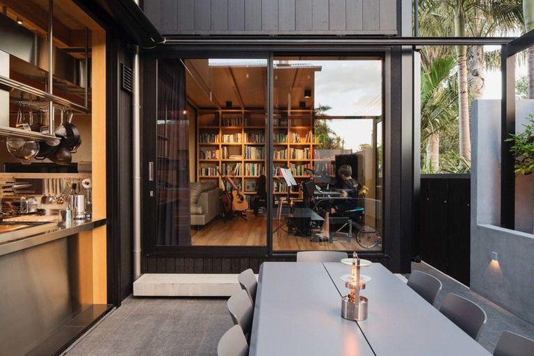 Photo of property in 22 Ewen Street, Takapuna, Auckland, 0622