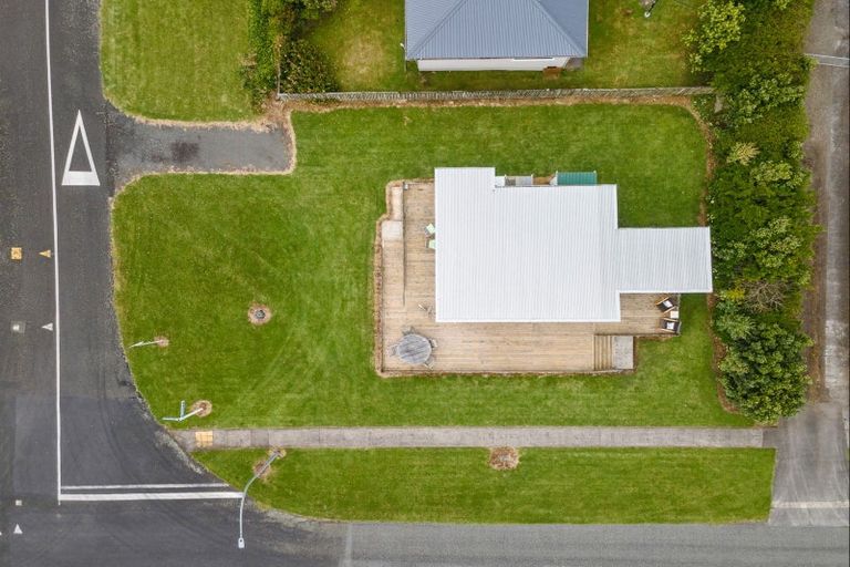 Photo of property in 11 Hector Place, Opunake, 4616