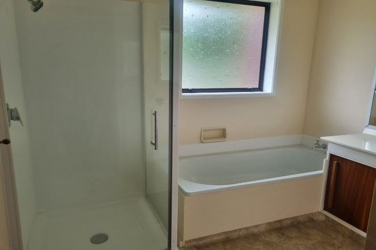 Photo of property in 31 Waitawa Place, Lynmore, Rotorua, 3010