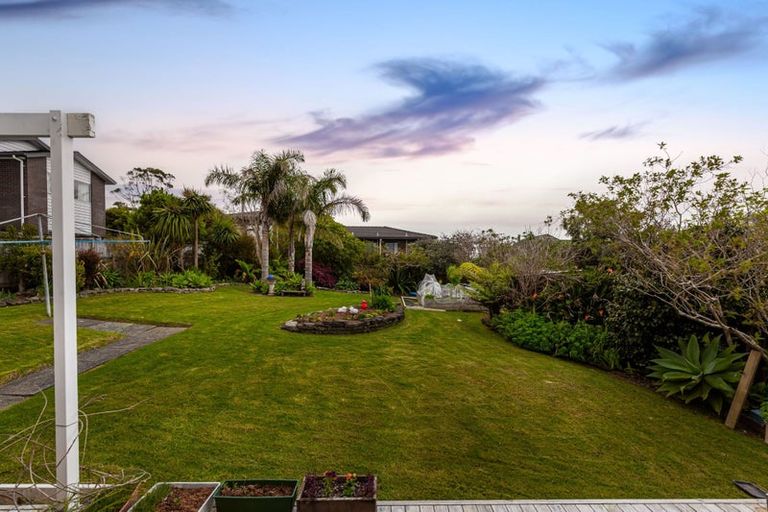 Photo of property in 166 Royal Road, Massey, Auckland, 0614