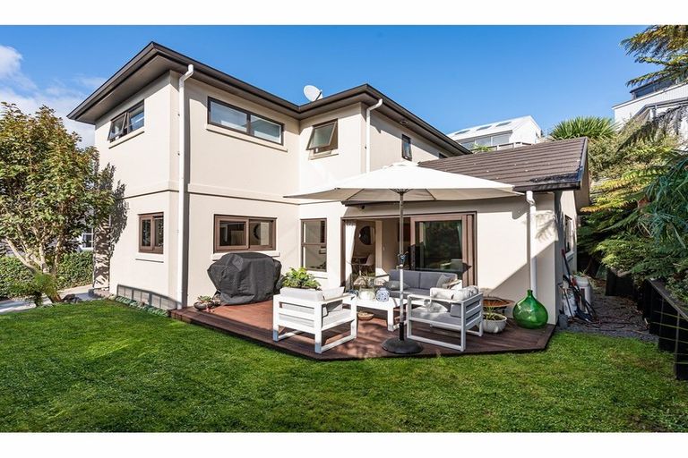 Photo of property in 12 Whitu Street, Khandallah, Wellington, 6035