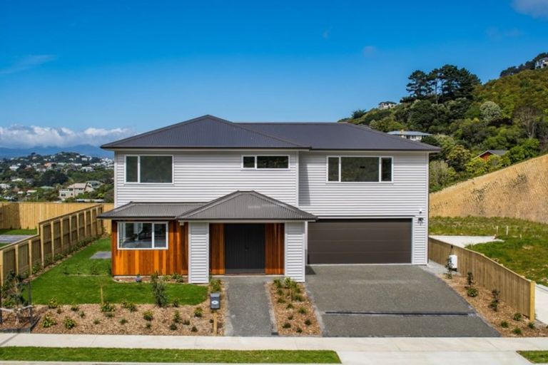 Photo of property in 92 Silverstream Road, Crofton Downs, Wellington, 6035