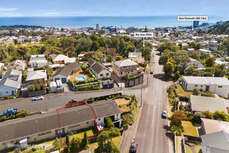 Photo of property in 9 Barrett Street, Westown, New Plymouth, 4310
