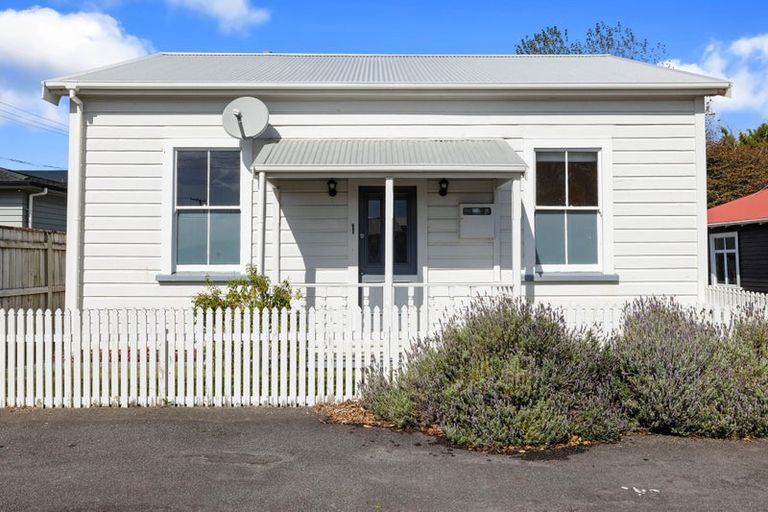 Photo of property in 1 Gaine Street, New Plymouth, 4310