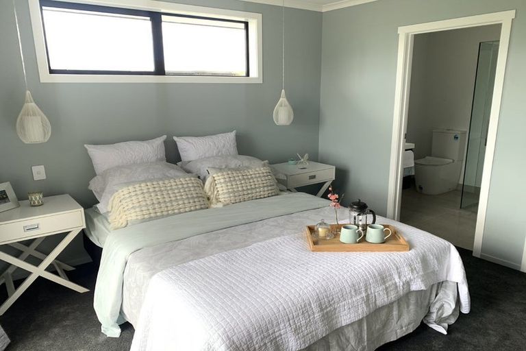 Photo of property in 26 Omahuru Road, Glenbrook, 2681