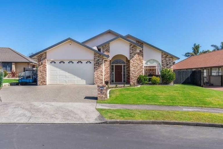 Photo of property in 58 Lothian Brae, Wattle Downs, Auckland, 2103