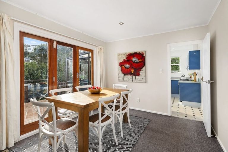 Photo of property in 140 Broderick Road, Johnsonville, Wellington, 6037