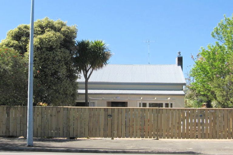 Photo of property in 437 Palmerston Road, Gisborne, 4010