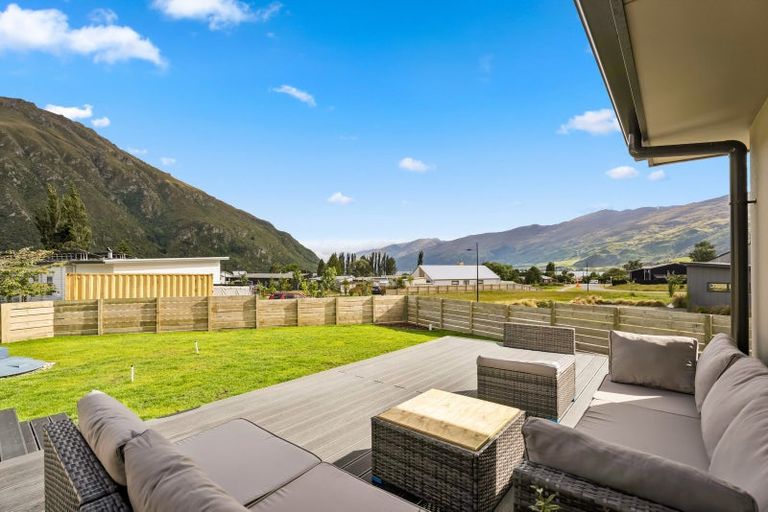 Photo of property in 8 Lakefield Close, Kingston, Athol, 9793