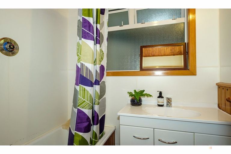 Photo of property in 18 Macdonald Street, Geraldine, 7930