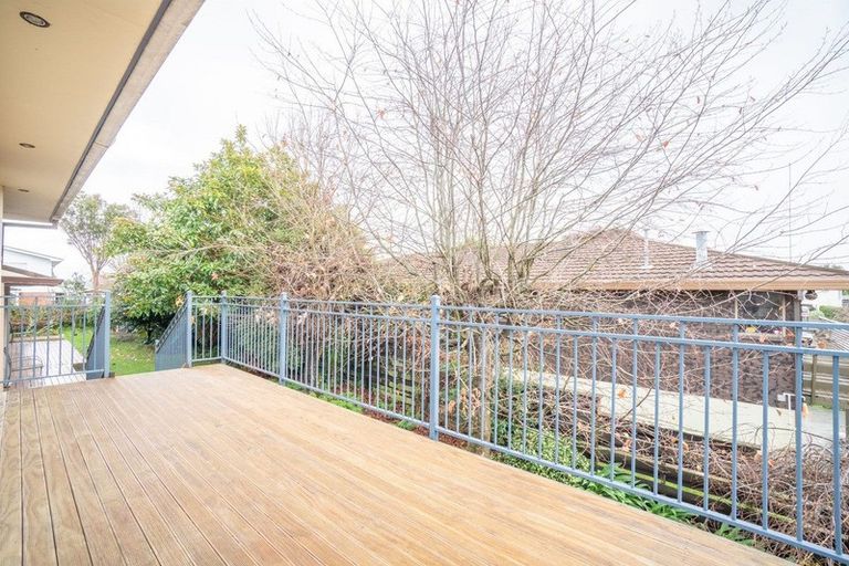 Photo of property in 3 Wharite Place, Awapuni, Palmerston North, 4412