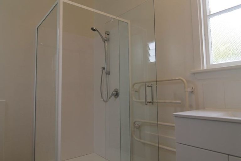 Photo of property in 51 Windermere Road, Papanui, Christchurch, 8053