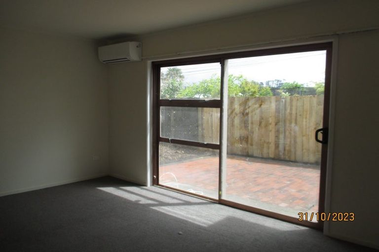 Photo of property in 9 Simpson Road, Ranui, Auckland, 0612