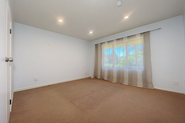 Photo of property in 1/9 Fuchsia Place, Birkdale, Auckland, 0626