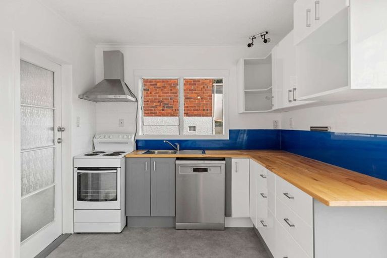 Photo of property in 24 Willerton Avenue, New Lynn, Auckland, 0600