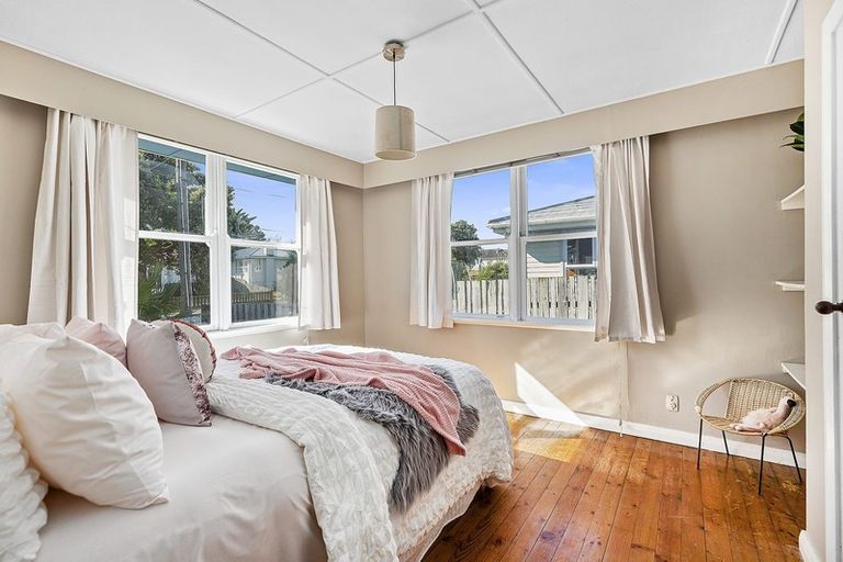 Photo of property in 76 Te Pene Avenue, Titahi Bay, Porirua, 5022