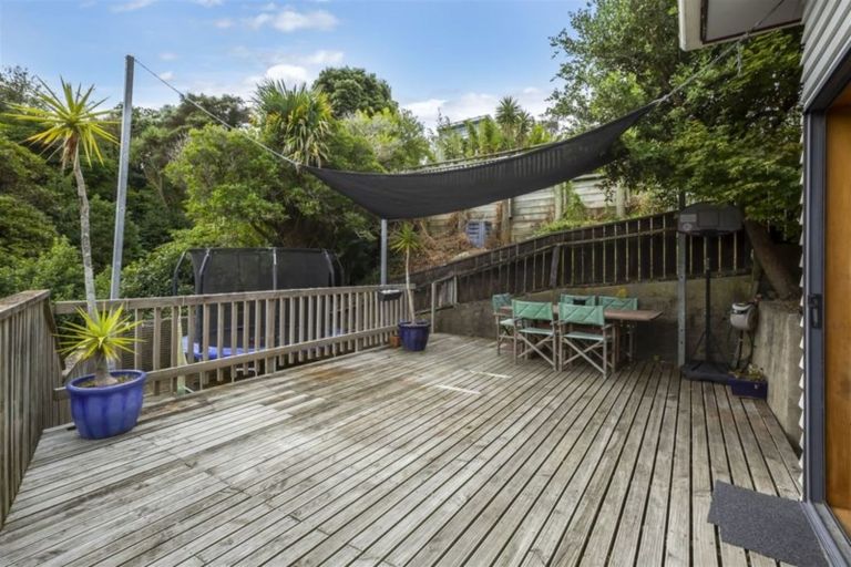 Photo of property in 21 Kiriwai Road, Paremata, Porirua, 5024