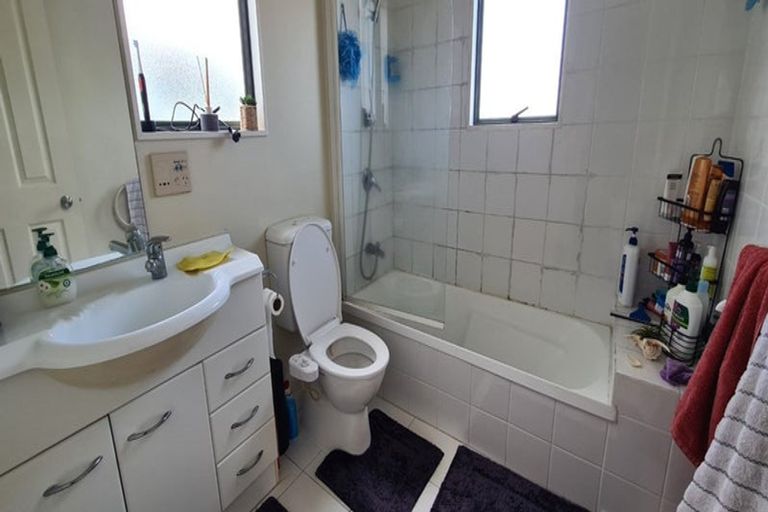 Photo of property in 14 Vitex Lane, Henderson, Auckland, 0612