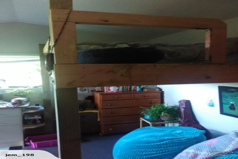 Photo of property in 17 Mcclintock Road, Massey, Auckland, 0614