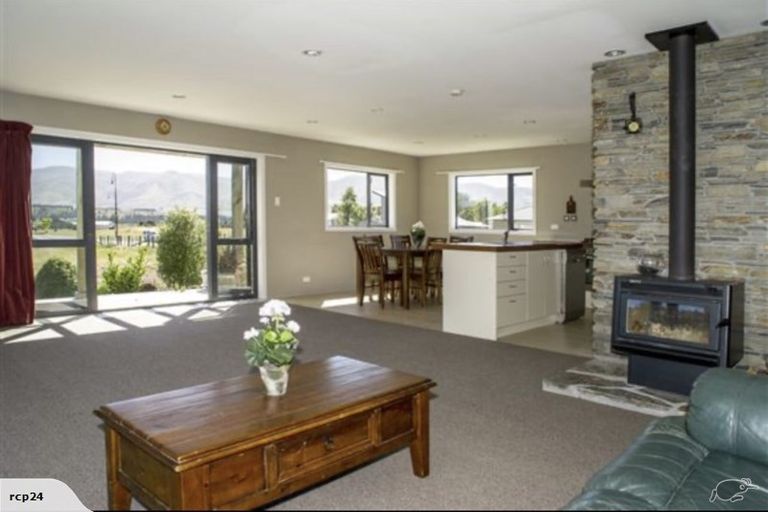 Photo of property in 12 Criffel Place, Luggate, Cromwell, 9383