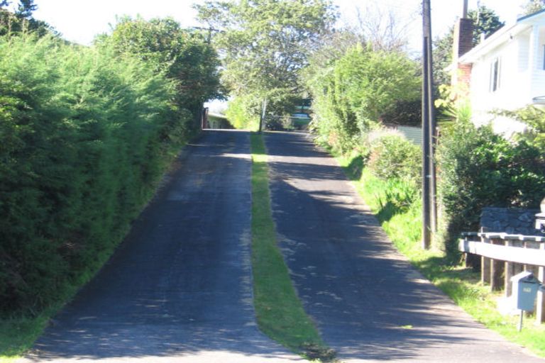 Photo of property in 71 Kaurilands Road, Titirangi, Auckland, 0604