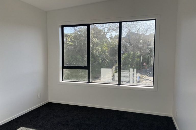 Photo of property in 30a Collins Avenue, Tawa, Wellington, 5028