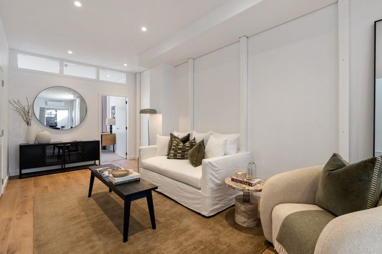 Photo of property in 1/11 Courtenay Place, Te Aro, Wellington, 6011