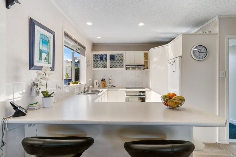 Photo of property in 3 Mack Place, Red Hill, Papakura, 2110