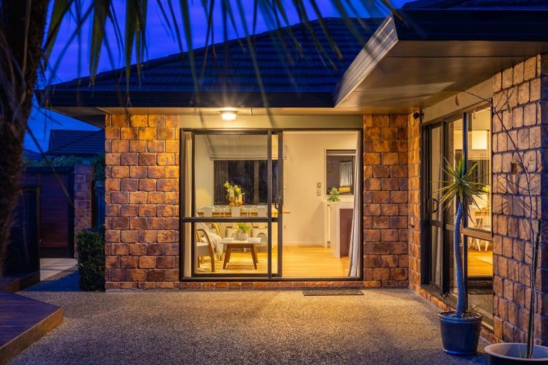 Photo of property in 20 Consort Close, Paraparaumu Beach, Paraparaumu, 5032