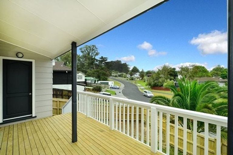 Photo of property in 12 Midgley Road, West Harbour, Auckland, 0618