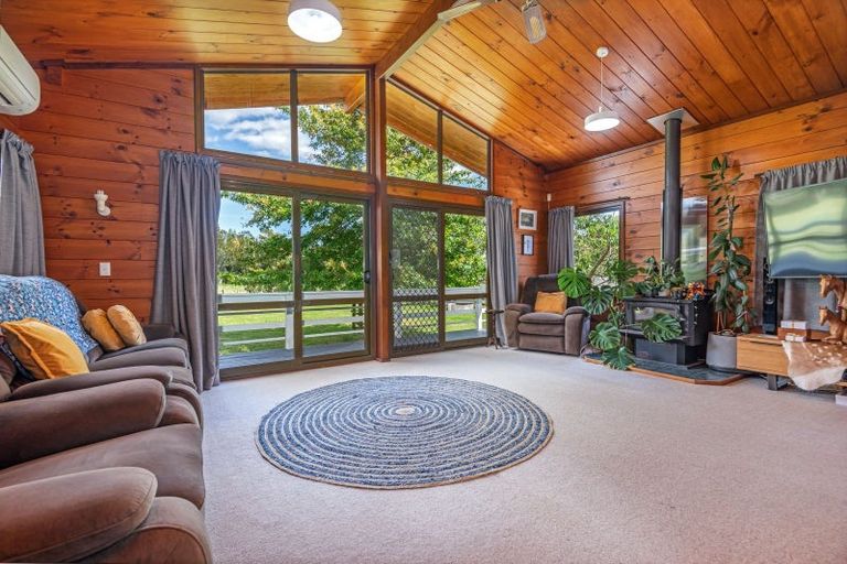 Photo of property in 450 Fitzherbert Road East, Aokautere, Palmerston North, 4471