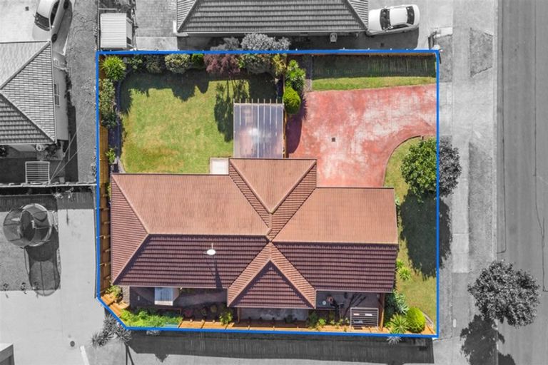 Photo of property in 15 Mt Lebanon Crescent, The Gardens, Auckland, 2105