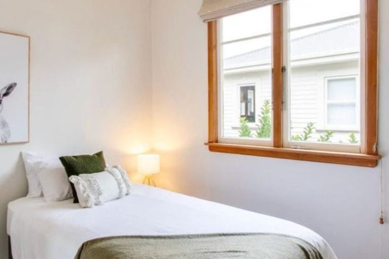 Photo of property in 215 Park Road North, Parkvale, Hastings, 4122