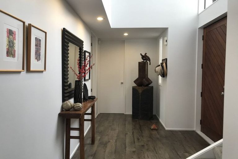 Photo of property in 1/12 Craig Road, Milford, Auckland, 0620