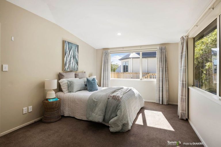 Photo of property in 80c Stewart Drive, Newlands, Wellington, 6037