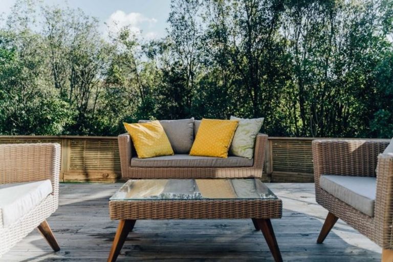 Photo of property in 15 Renlee Place, Shelly Park, Auckland, 2014