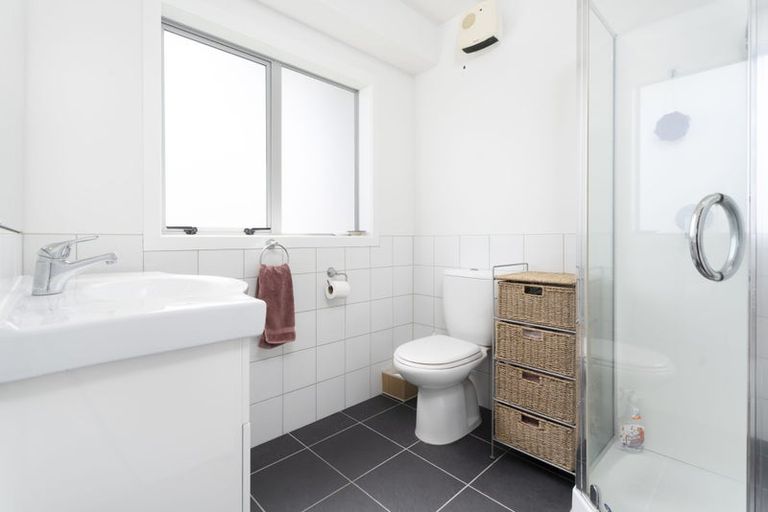 Photo of property in 27 Endeavour Drive, Whitby, Porirua, 5024