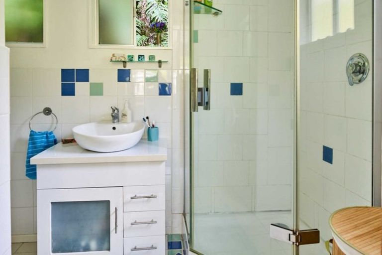 Photo of property in 37 Kotari Road, Days Bay, Lower Hutt, 5013