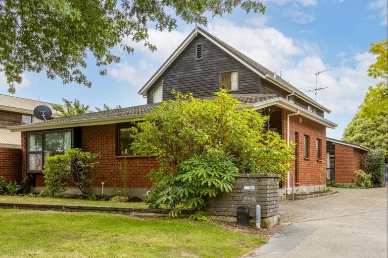 Photo of property in 270 Memorial Avenue, Burnside, Christchurch, 8053
