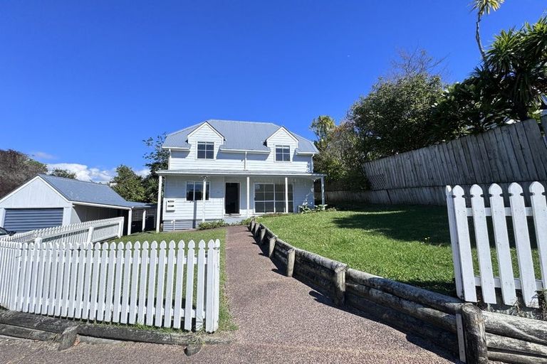 Photo of property in 1/62 Centorian Drive, Windsor Park, Auckland, 0632