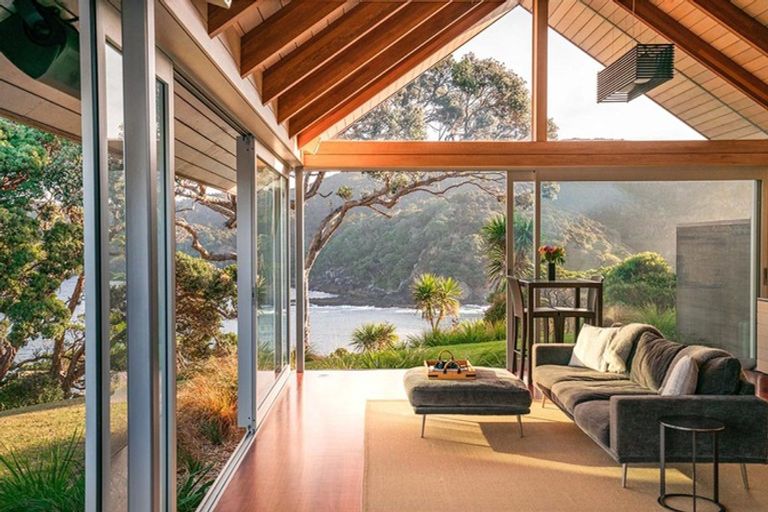 Photo of property in 78 Te Whara Way, Taiharuru, Onerahi, 0192