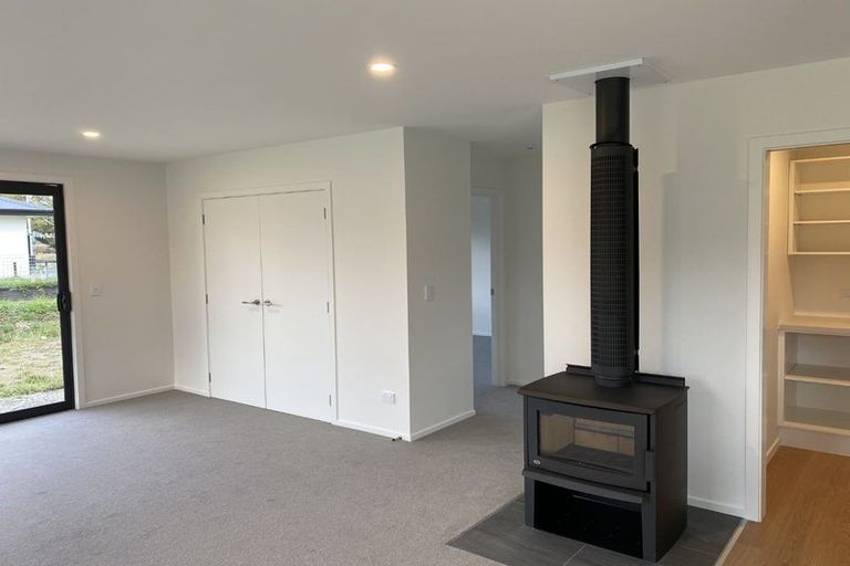 Photo of property in 2 Magpie Place, Lake Hawea, Wanaka, 9382