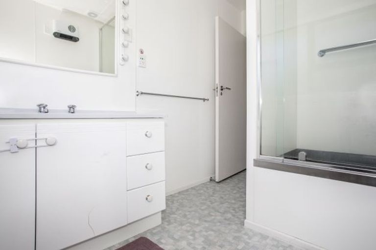 Photo of property in 11 Mcsaveneys Road, Marshland, Christchurch, 8051