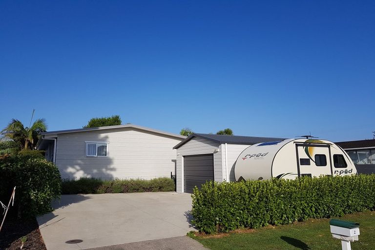 Photo of property in 2 Taihiki Road, Clarks Beach, 2122