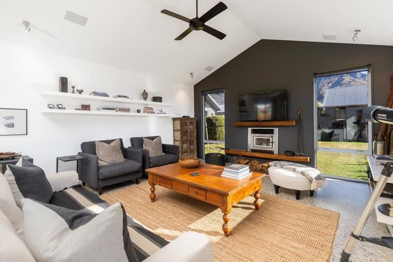 Photo of property in 6 Mathias Terrace, Arthurs Point, Queenstown, 9371