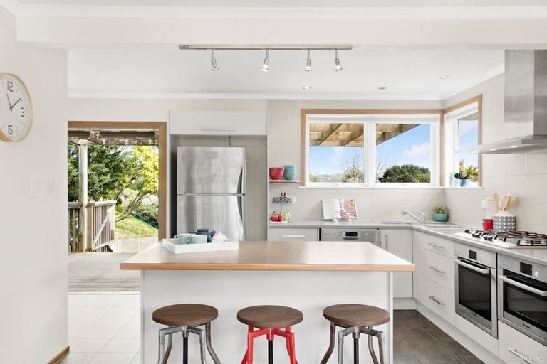 Photo of property in 17 Ranui Avenue, Ranui, Auckland, 0612