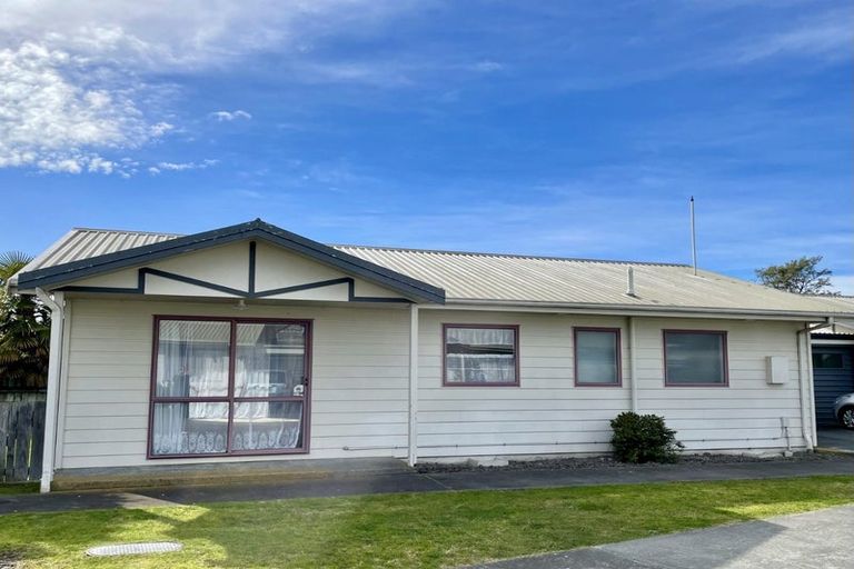 Photo of property in 715-717 Charles Street, Raureka, Hastings, 4120