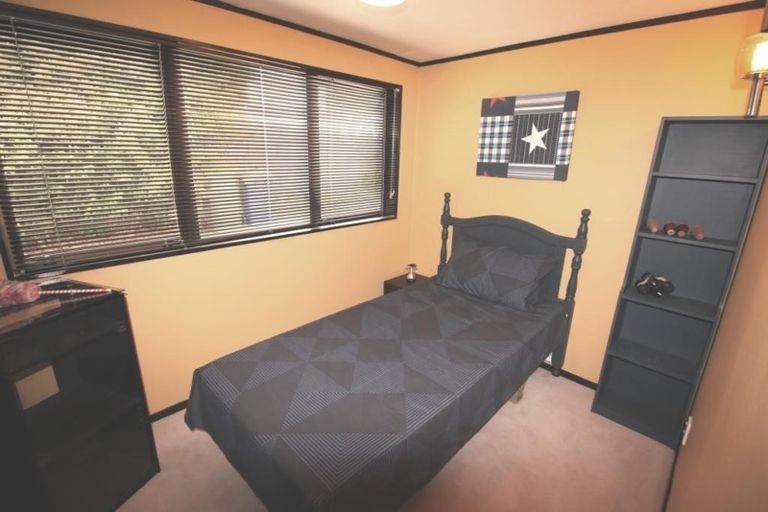 Photo of property in 20 Styca Place, Sunnyvale, Auckland, 0612