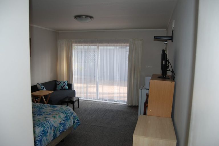 Photo of property in 8/416 Hibiscus Coast Highway, Orewa, 0931