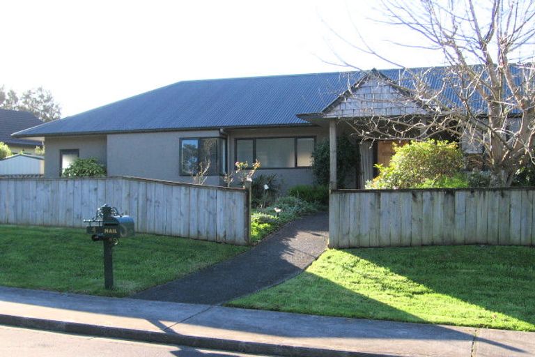 Photo of property in 4 Patsy O'hara Place, Swanson, Auckland, 0612